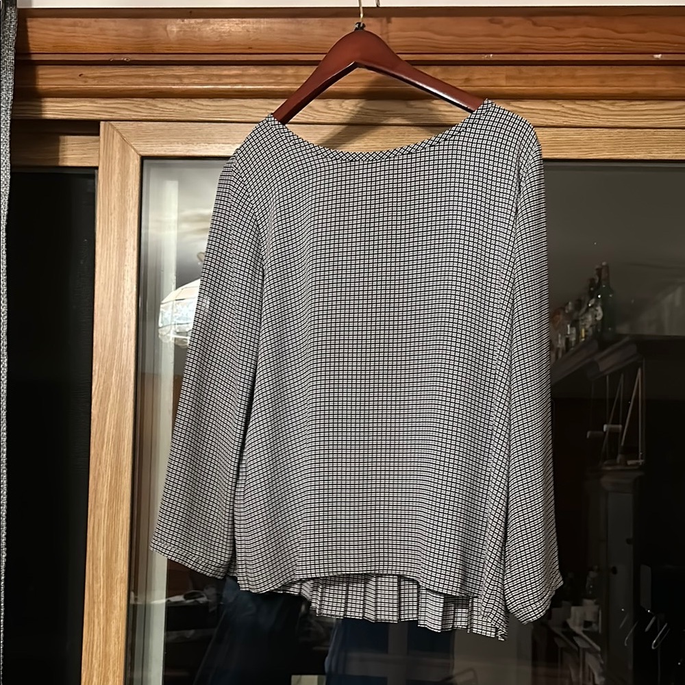 Women's Black and White Checkered Top